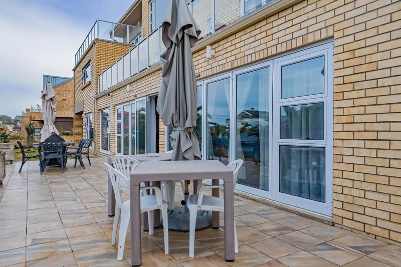 9 Bedroom Property for Sale in Outeniqua Strand Western Cape